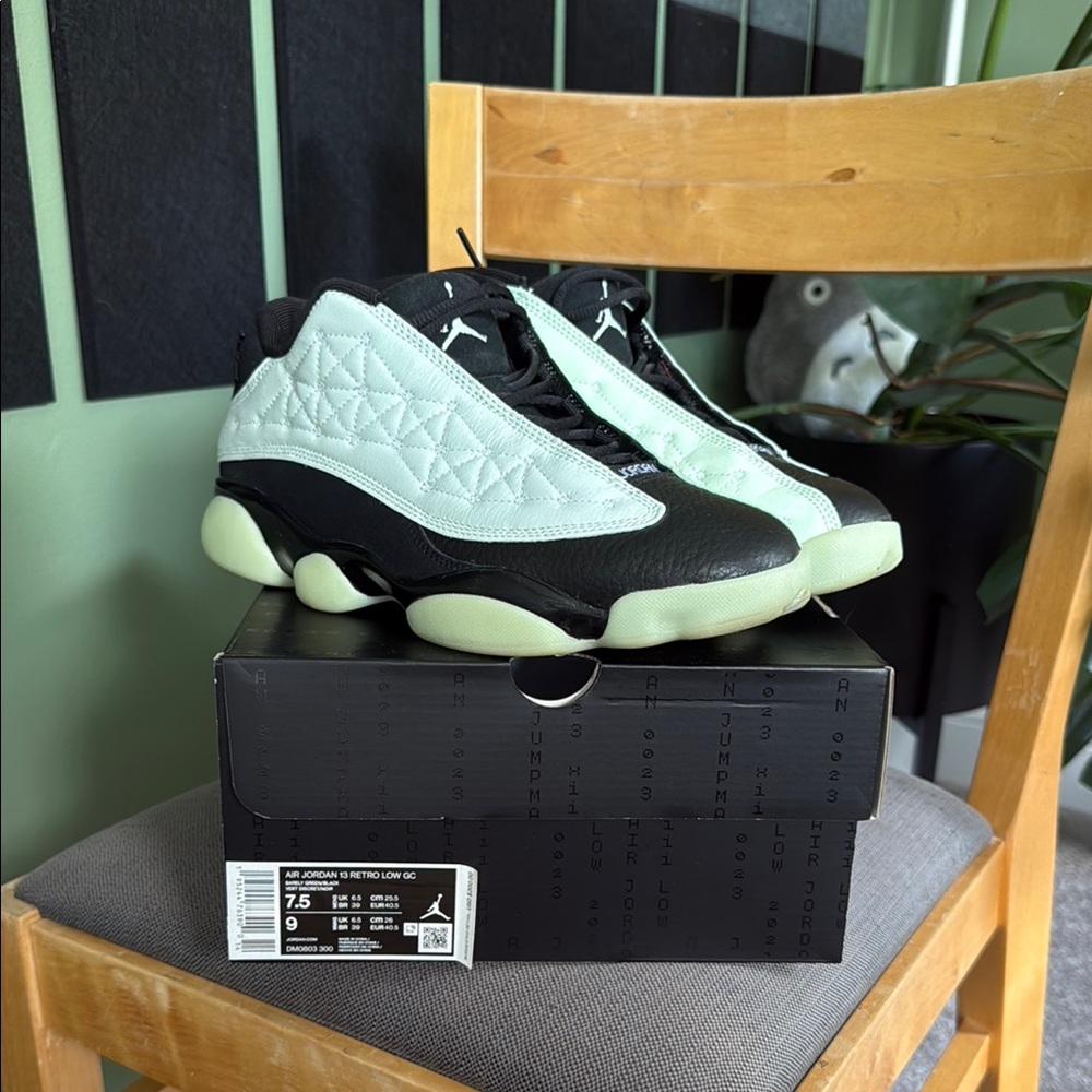 Air Jordan Retro 13 Low Sneakers Singles Day - glow in the dark
